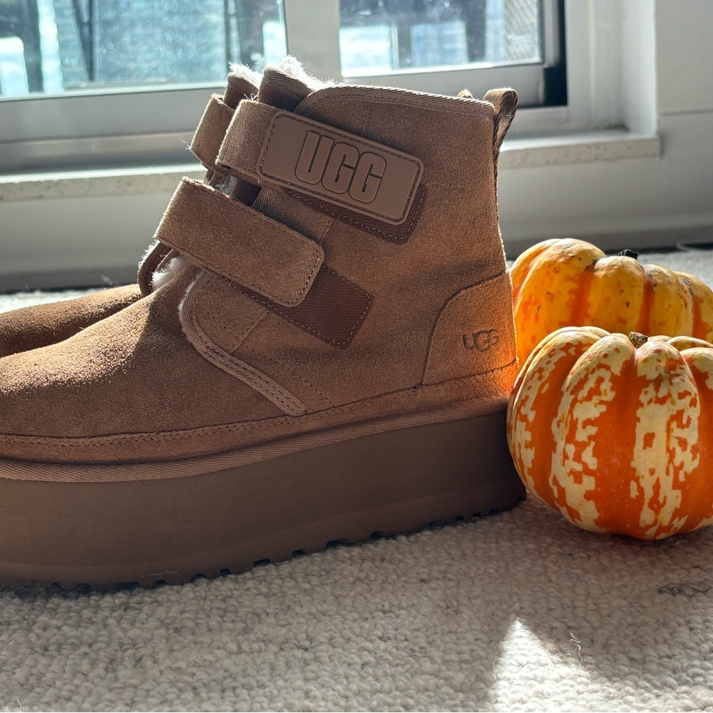 UGG chukka Neumel platforms
